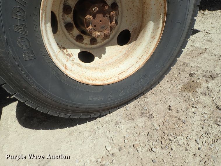 image for item DG3152 2004 Ford F750 crane truck