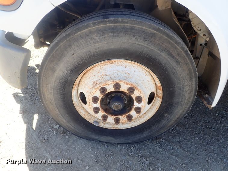 image for item DG3152 2004 Ford F750 crane truck