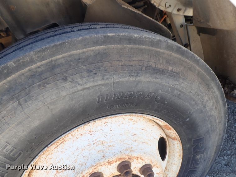 image for item DG3152 2004 Ford F750 crane truck