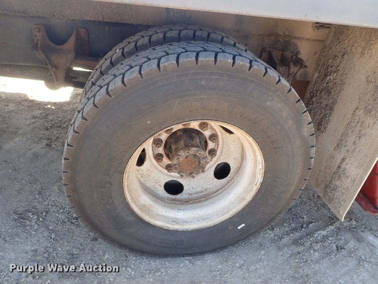 image for item DG3152 2004 Ford F750 crane truck