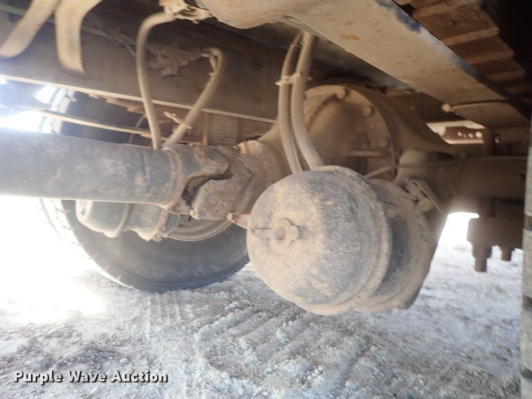 image for item DG3152 2004 Ford F750 crane truck