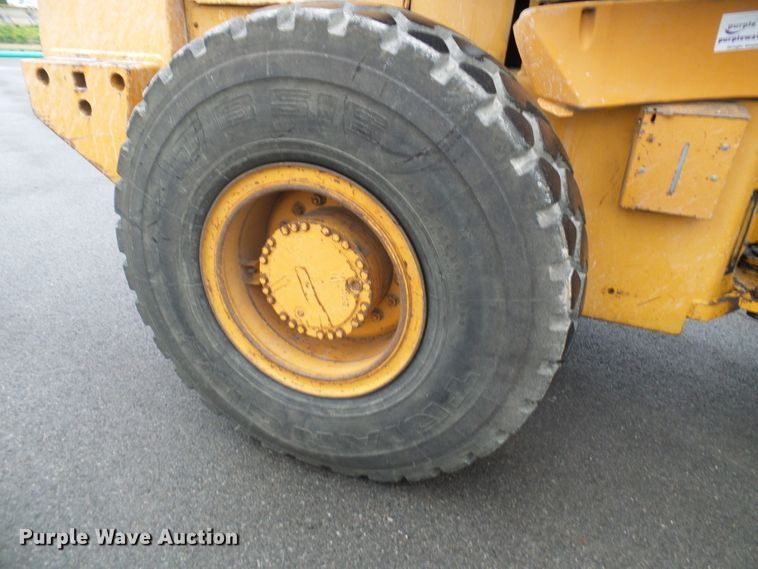 image for item DG5656 2000 Case 721C  wheel loader