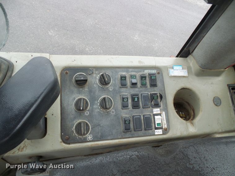 image for item DG5656 2000 Case 721C  wheel loader