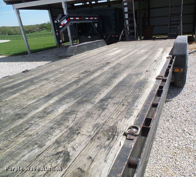image for item DG5660 2004 PJ equipment trailer
