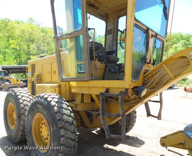 image for item DG5666 1992 Caterpillar 12G motor grader