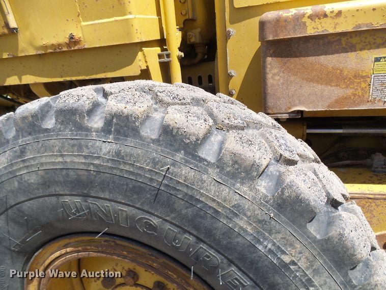 image for item DG5666 1992 Caterpillar 12G motor grader