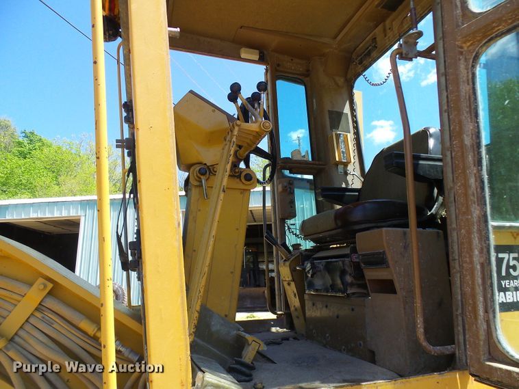 image for item DG5666 1992 Caterpillar 12G motor grader