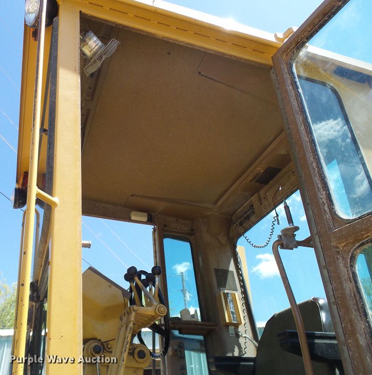 image for item DG5666 1992 Caterpillar 12G motor grader