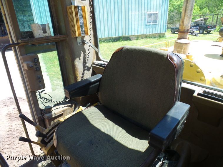 image for item DG5666 1992 Caterpillar 12G motor grader