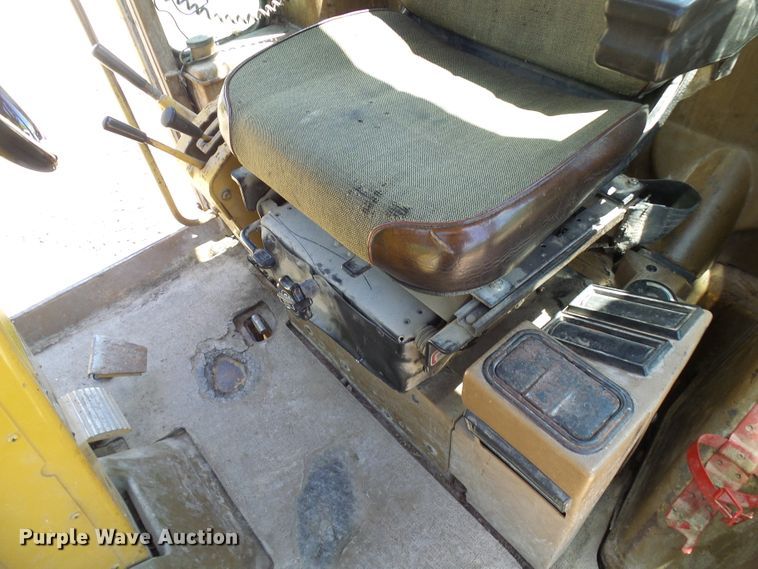 image for item DG5666 1992 Caterpillar 12G motor grader