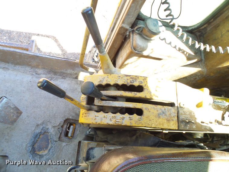 image for item DG5666 1992 Caterpillar 12G motor grader