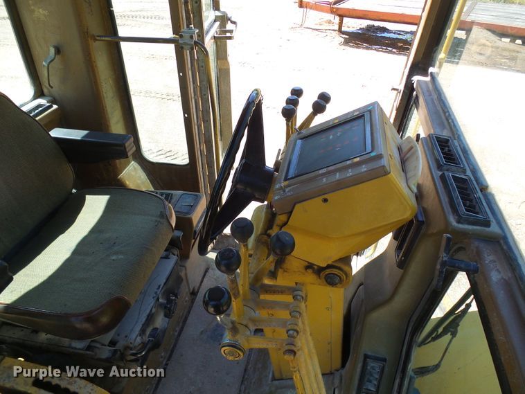 image for item DG5666 1992 Caterpillar 12G motor grader