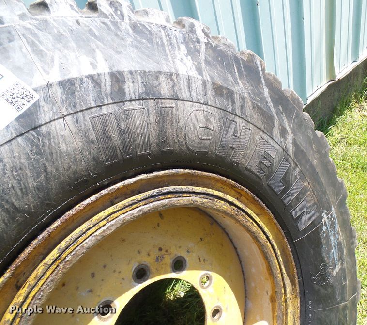 image for item DG5667 Michelin 14.00R24 tire