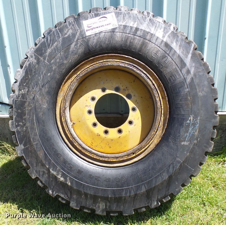 image for item DG5667 Michelin 14.00R24 tire