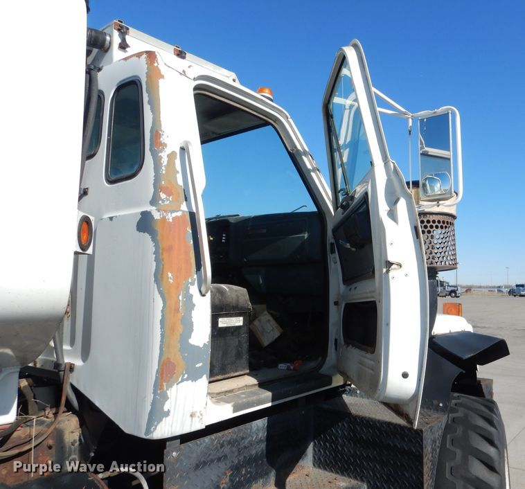 image for item DG5952 1984 GMC Brigadier tank truck