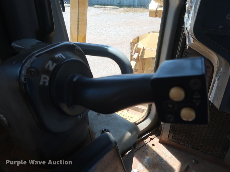 image for item DG7120 2007 Caterpillar D6R XL Series III  crawler dozer