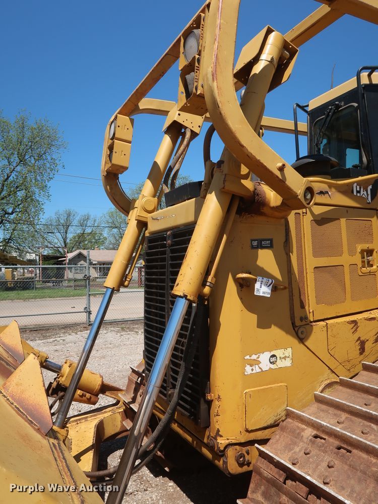 image for item DG7120 2007 Caterpillar D6R XL Series III  crawler dozer