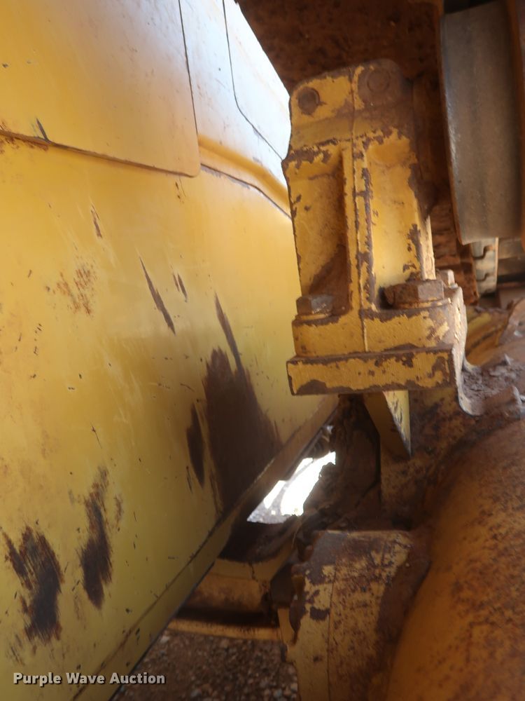 image for item DG7120 2007 Caterpillar D6R XL Series III  crawler dozer