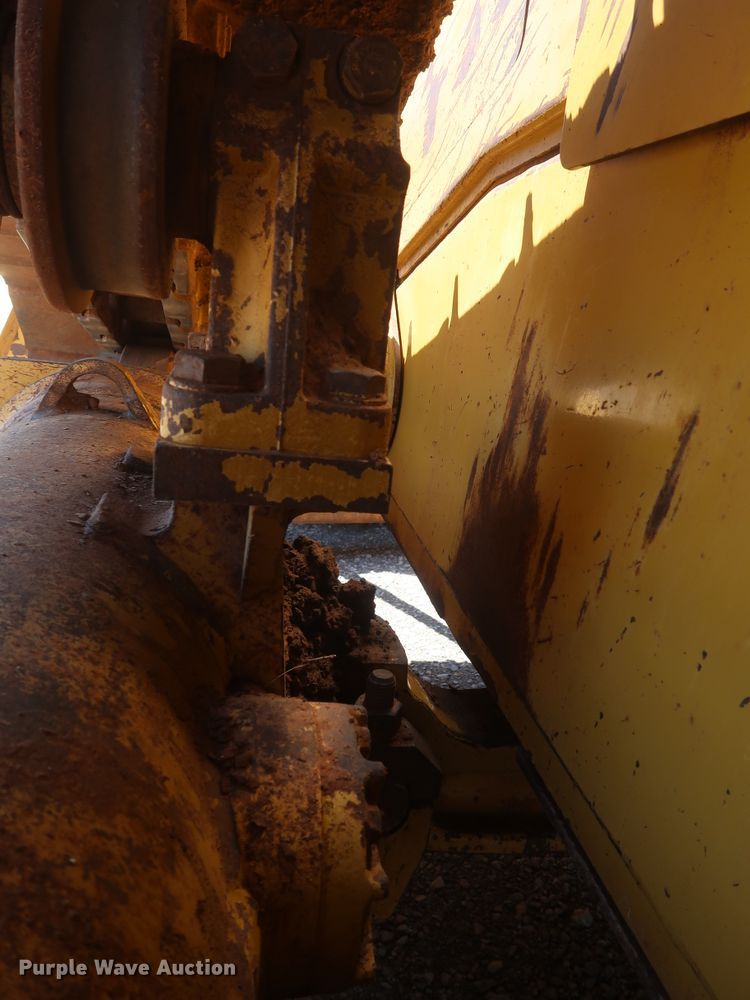 image for item DG7120 2007 Caterpillar D6R XL Series III  crawler dozer