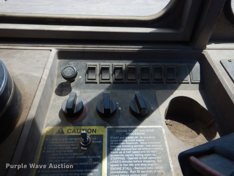 image for item DG8520 1993 John Deere 624G  wheel loader