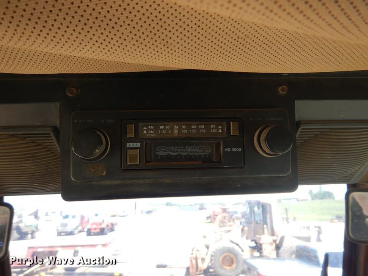 image for item DG8520 1993 John Deere 624G  wheel loader