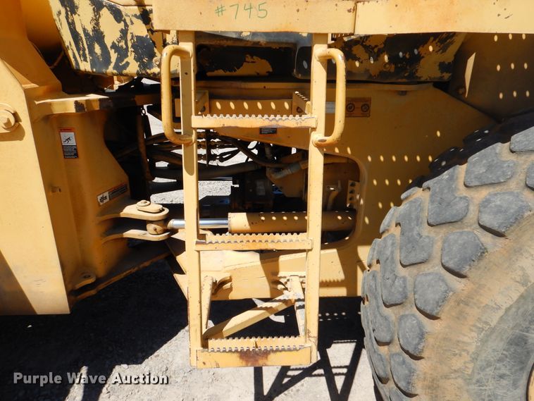 image for item DG8520 1993 John Deere 624G  wheel loader