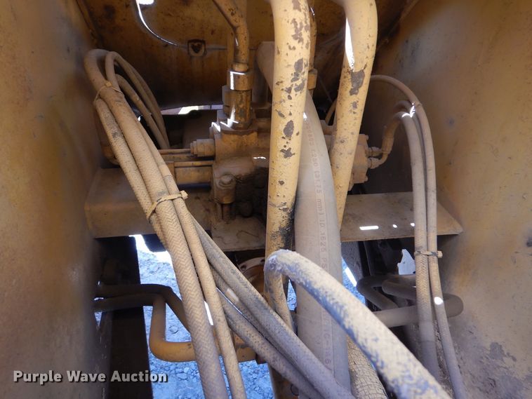 image for item DG8520 1993 John Deere 624G  wheel loader