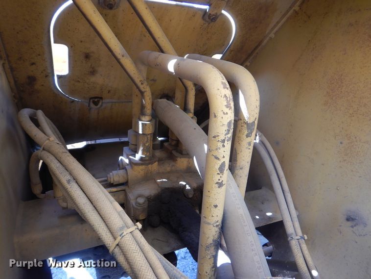 image for item DG8520 1993 John Deere 624G  wheel loader