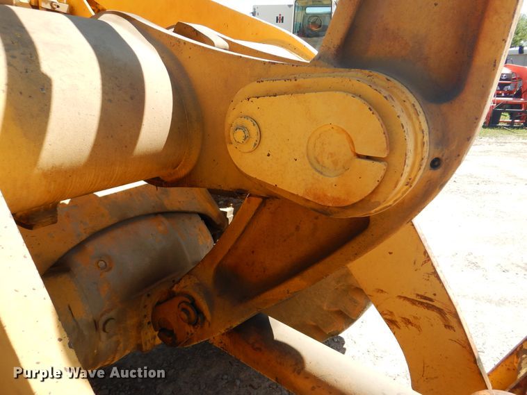 image for item DG8520 1993 John Deere 624G  wheel loader