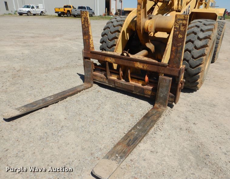 image for item DG8520 1993 John Deere 624G  wheel loader