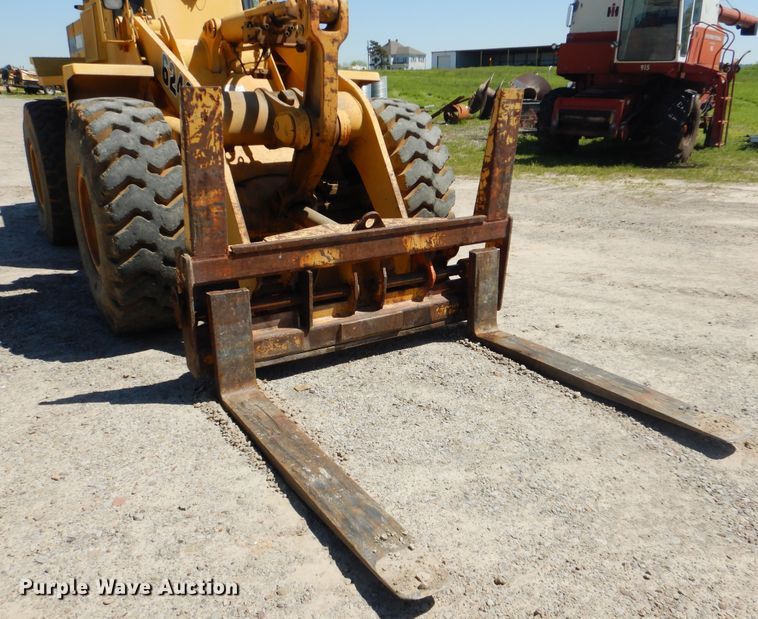 image for item DG8520 1993 John Deere 624G  wheel loader