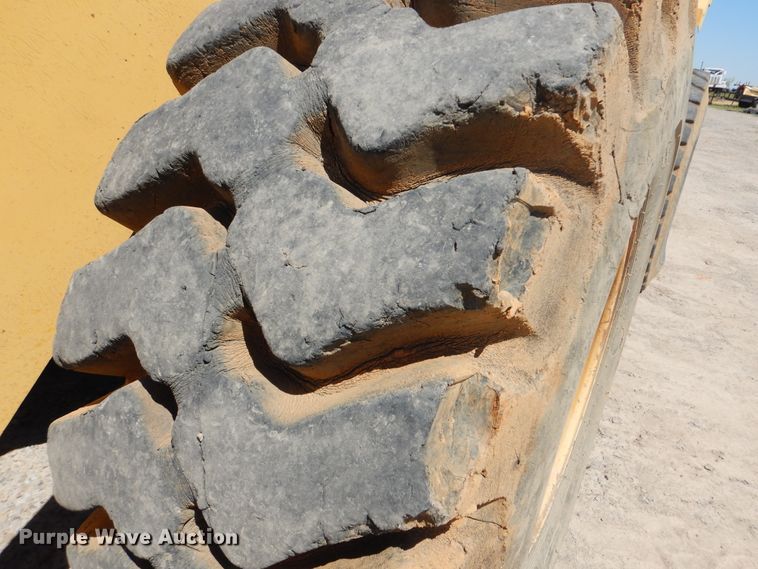 image for item DG8520 1993 John Deere 624G  wheel loader