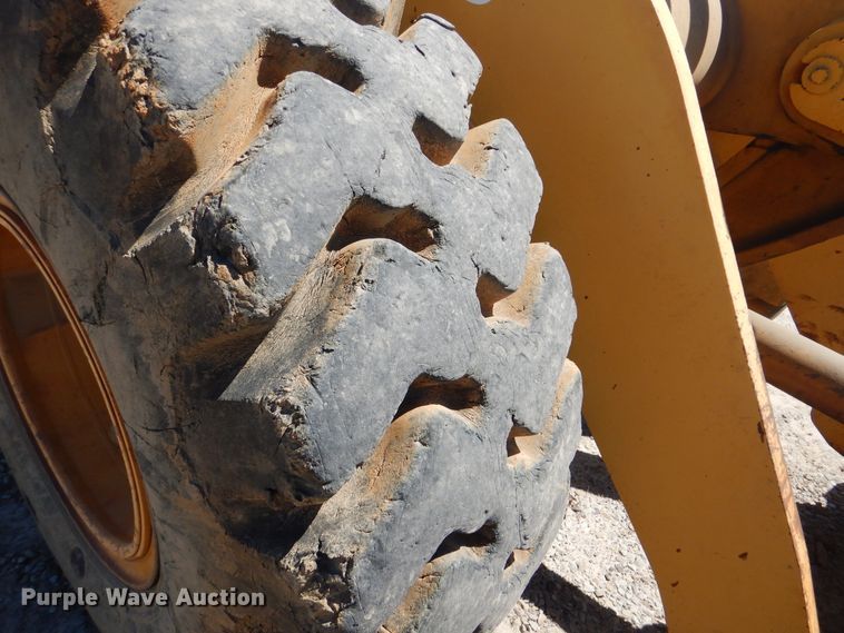image for item DG8520 1993 John Deere 624G  wheel loader