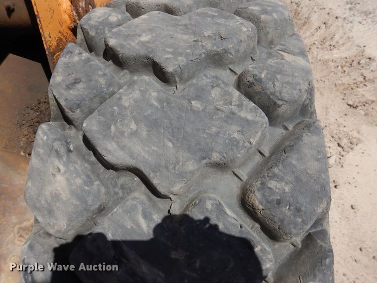 image for item DG8533 Case 435  skid steer loader