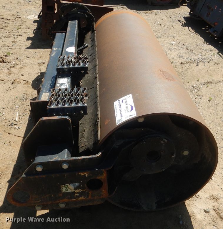 image for item DG8535 Caterpillar CV18B single drum vibratory skid steer roller