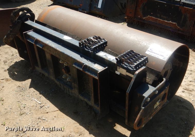 image for item DG8535 Caterpillar CV18B single drum vibratory skid steer roller