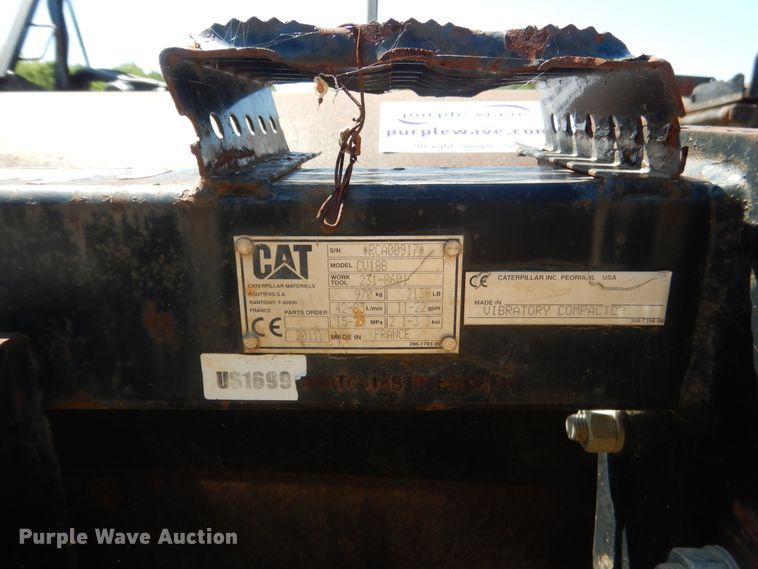 image for item DG8535 Caterpillar CV18B single drum vibratory skid steer roller