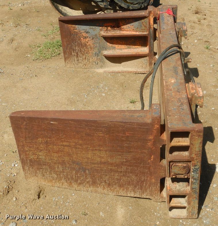 image for item DG8536 Forklift clamp