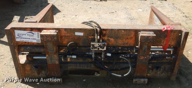 image for item DG8536 Forklift clamp