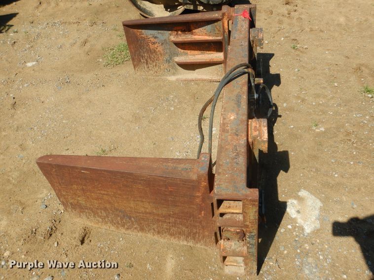 image for item DG8536 Forklift clamp