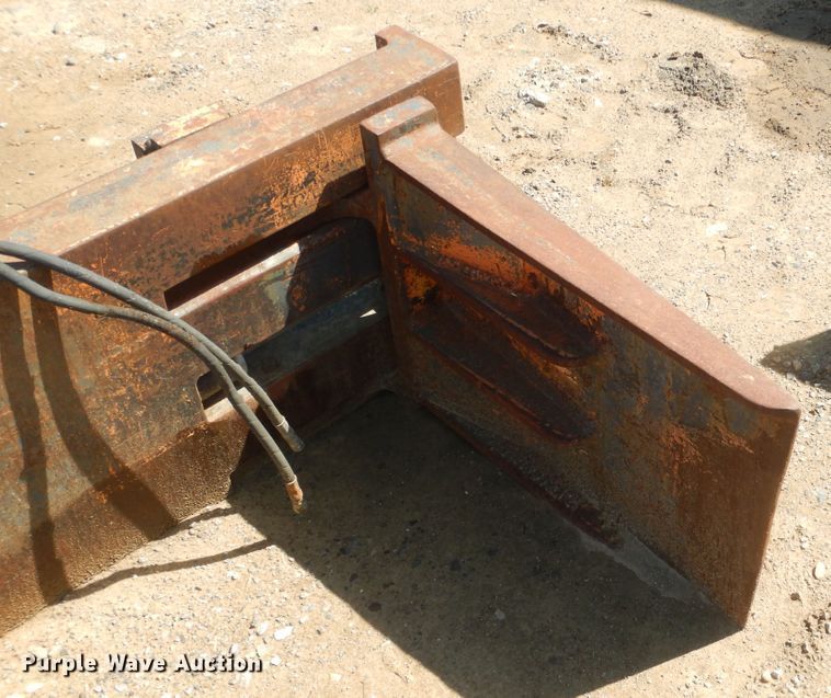 image for item DG8536 Forklift clamp