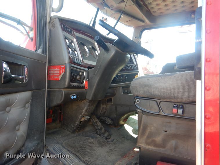 image for item DG8538 2008 Kenworth T800 dump truck