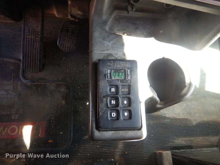 image for item DG8538 2008 Kenworth T800 dump truck