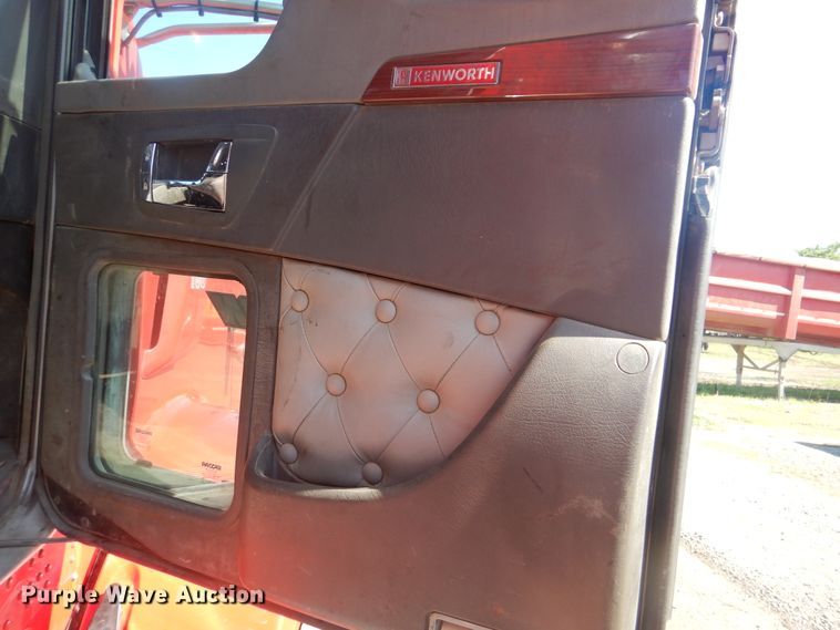 image for item DG8538 2008 Kenworth T800 dump truck