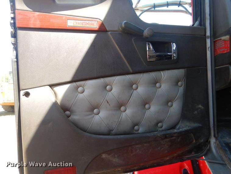 image for item DG8539 2008 Kenworth T800 dump truck