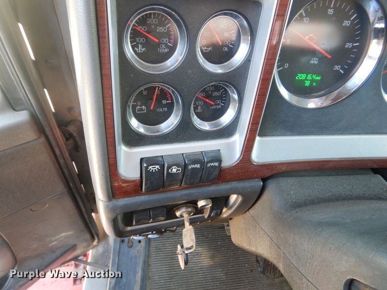 image for item DG8539 2008 Kenworth T800 dump truck