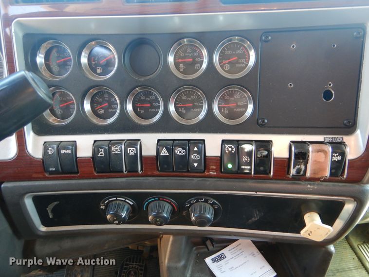 image for item DG8539 2008 Kenworth T800 dump truck