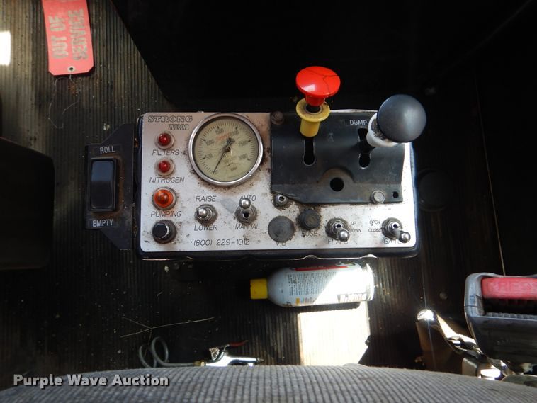 image for item DG8539 2008 Kenworth T800 dump truck