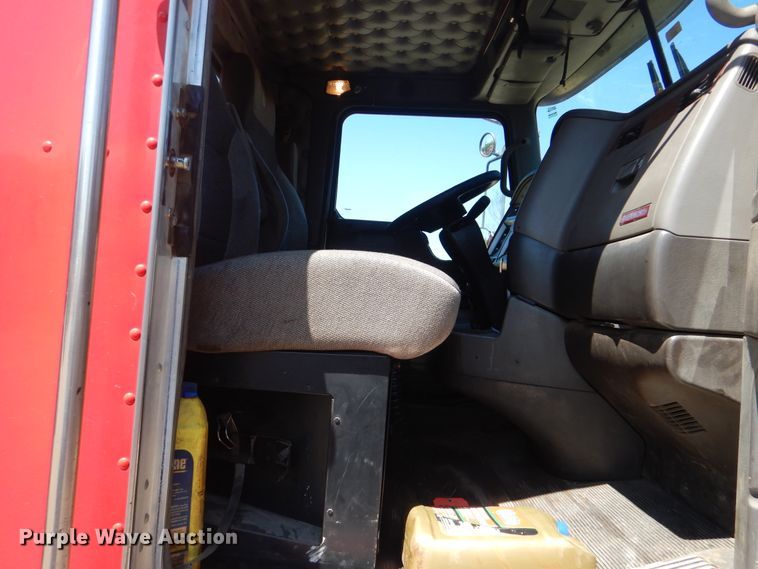 image for item DG8539 2008 Kenworth T800 dump truck