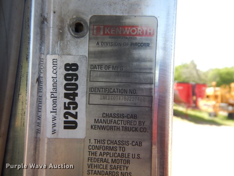 image for item DG8539 2008 Kenworth T800 dump truck